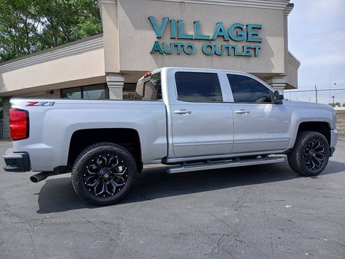 Used 2018 Chevrolet Silverado 1500 LT w/ All Star Edition AWD/4WD image 5