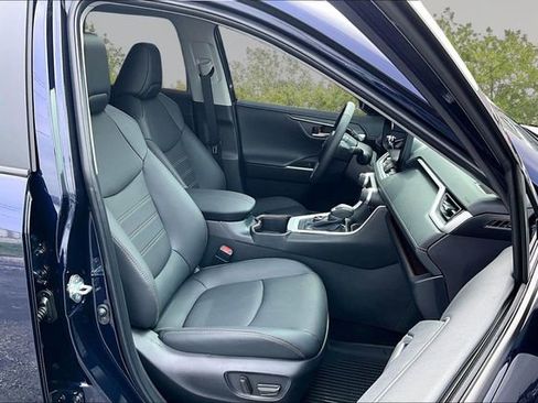 Used 2025 Toyota RAV4 Limited w/ Advanced Technology Package image 7