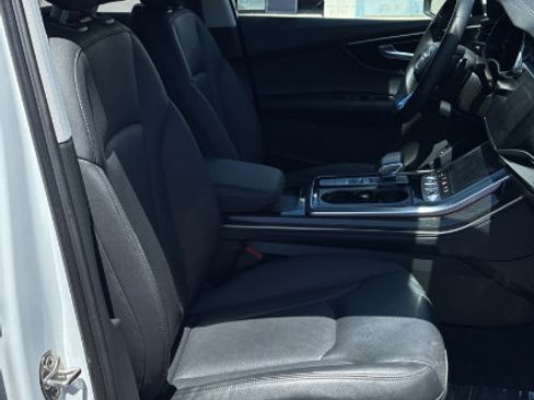 Used 2023 Audi Q7 3.0T Prestige AWD/4WD image 4