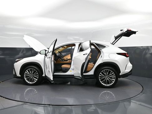 Certified 2025 Lexus NX 350 AWD w/ Accessory Package (2T) image 46