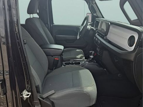Used 2024 Jeep Wrangler Unlimited Sport AWD/4WD image 25