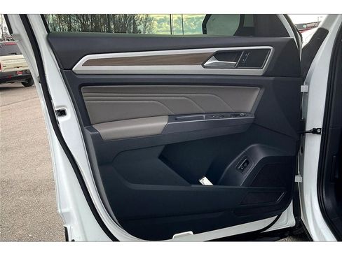 Used 2021 Volkswagen Atlas SEL image 25