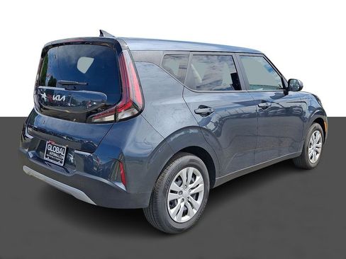Used 2025 Kia Soul LX FWD image 7