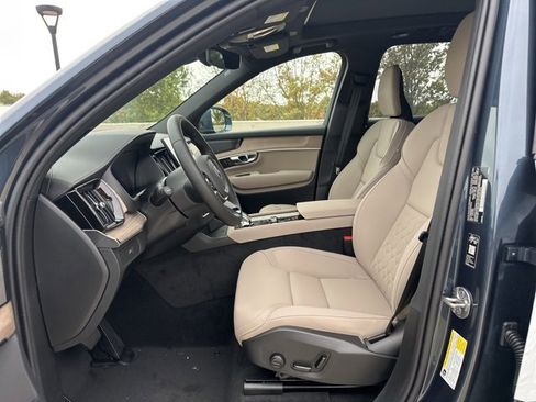 New 2026 Volvo XC90 B6 Plus w/ Protection Package Premier image 13