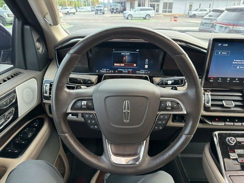 Used 2023 Lincoln Navigator L Reserve AWD/4WD image 13