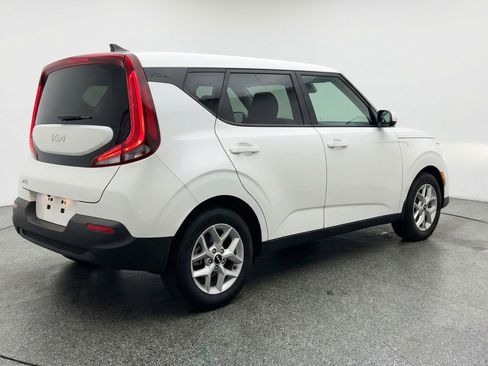Used 2025 Kia Soul LX w/ LX Technology Package image 9
