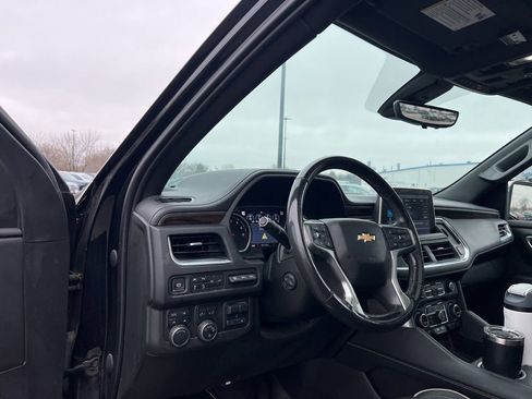 Used 2021 Chevrolet Tahoe Premier w/ Premium Package image 18