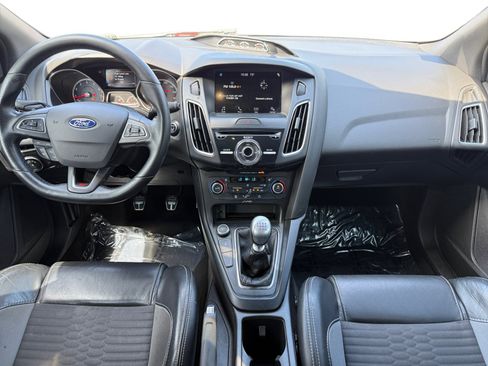 Used 2017 Ford Focus ST w/ Equipment Group 401A image 10