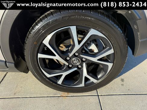 Used 2018 Toyota C-HR XLE image 10