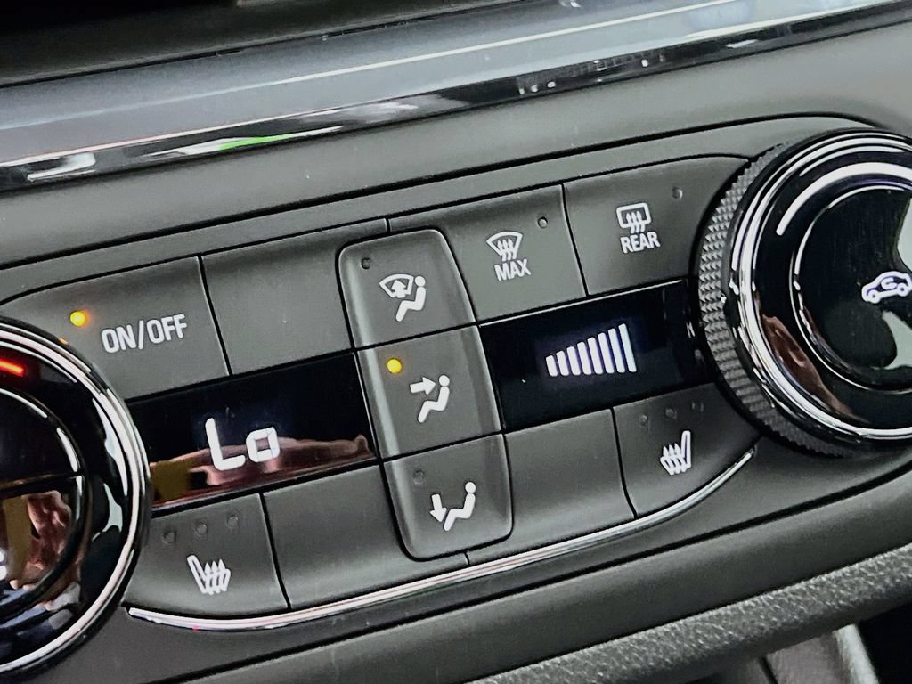 New 2026 Buick Envista Sport Touring w/ Convenience I Package FWD image 17