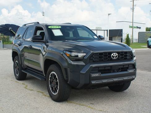 Certified 2025 Toyota 4Runner TRD Off-Road Premium AWD/4WD image 2