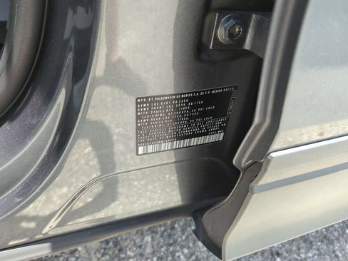 Used 2022 Volkswagen Tiguan SE FWD image 50