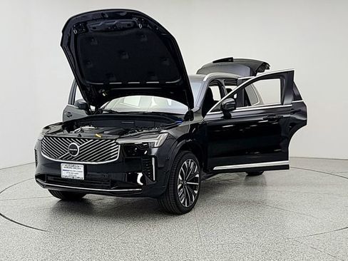 New 2026 Volvo XC90 T8 Plus w/ Protection Package AWD/4WD image 9