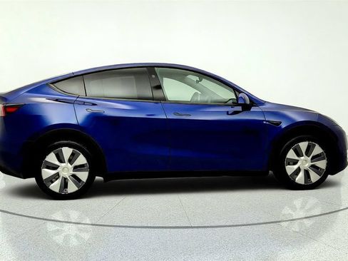 Used 2023 Tesla Model Y Long Range AWD/4WD image 4