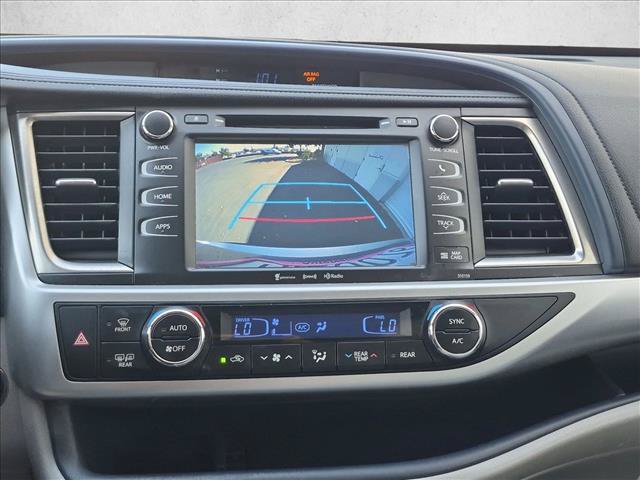 Used 2016 Toyota Highlander XLE AWD/4WD image 14