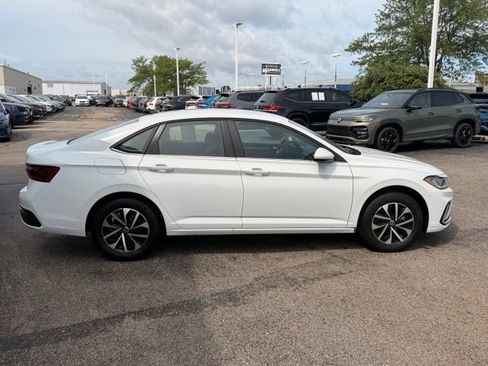 Certified 2025 Volkswagen Jetta S FWD image 9
