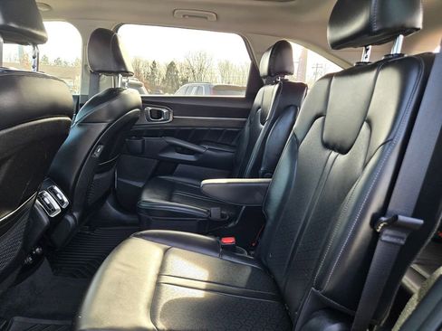 Used 2023 Kia Sorento SX image 28