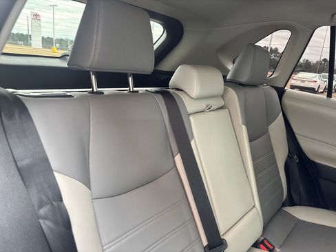 Used 2021 Toyota RAV4 XLE Premium image 27
