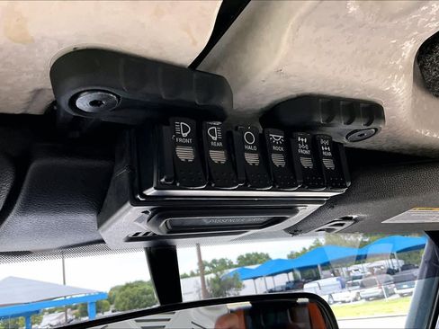 Used 2019 Jeep Wrangler Sport AWD/4WD image 32