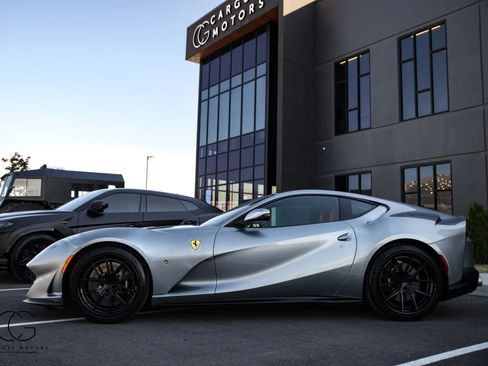 Used 2019 Ferrari 812 Superfast RWD image 12