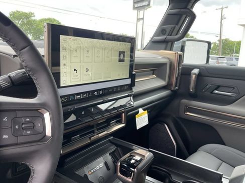 New 2025 GMC Hummer EV 3X AWD/4WD image 13