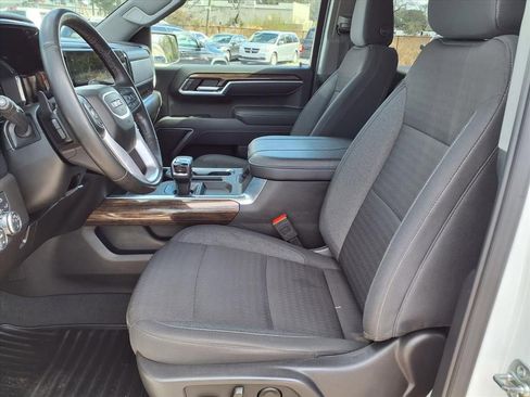 Used 2025 GMC Sierra 1500 Elevation image 26