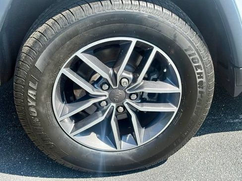 Used 2019 Jeep Grand Cherokee Limited AWD/4WD image 30