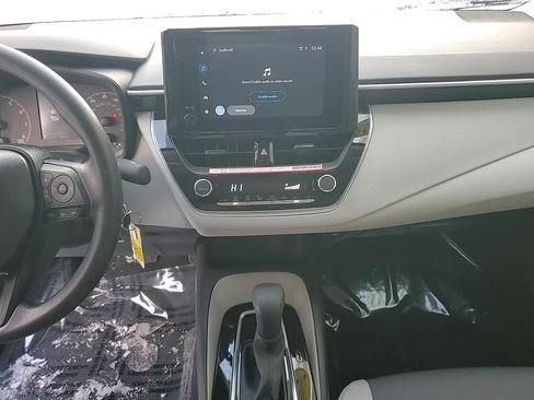 Used 2025 Toyota Corolla LE image 17