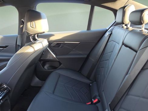 Used 2025 BMW 530i xDrive image 30