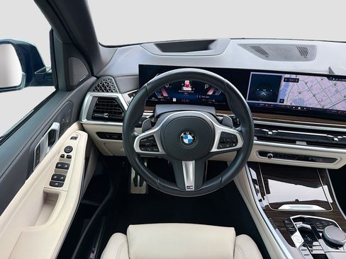 Used 2024 BMW X5 sDrive40i w/ M Sport Package image 17