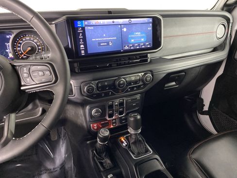 Used 2025 Jeep Wrangler Unlimited Rubicon w/ Safety Group image 29