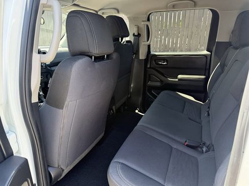 Used 2023 Nissan Frontier SV AWD/4WD image 6