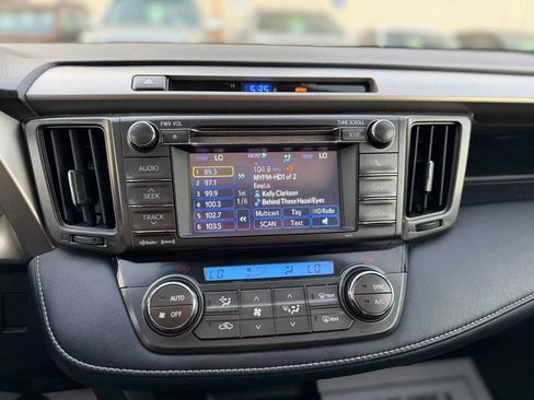 Used 2013 Toyota RAV4 XLE image 37