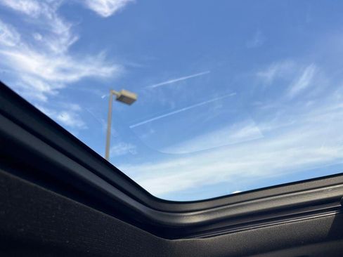 Used 2023 GMC Yukon Denali image 16