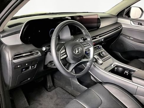 Used 2025 Hyundai Palisade SEL FWD image 16