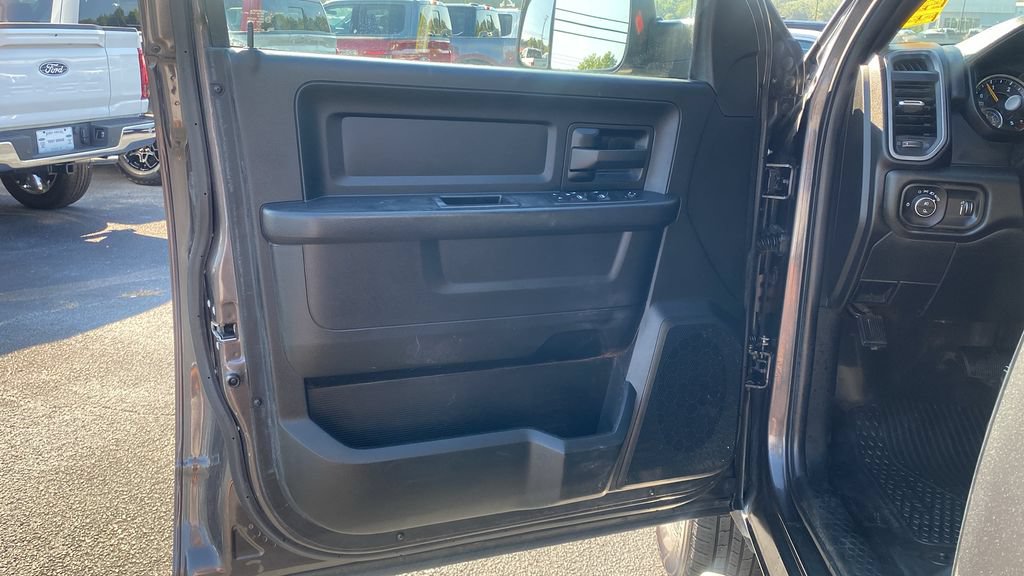 Used 2021 RAM 3500 Tradesman w/ Chrome Appearance Group AWD/4WD image 17