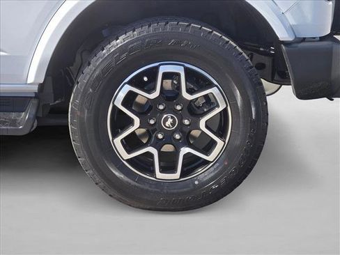 New 2026 Ford Bronco Outer Banks AWD/4WD image 9