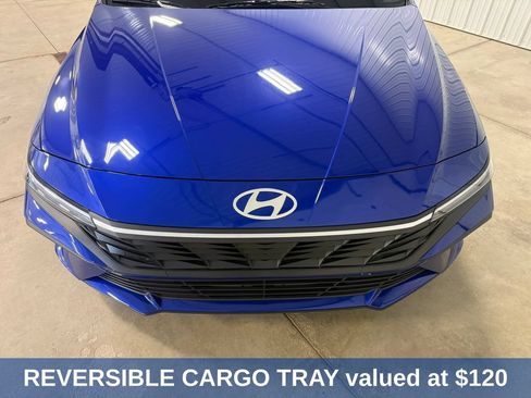 Used 2024 Hyundai Elantra SEL FWD image 4