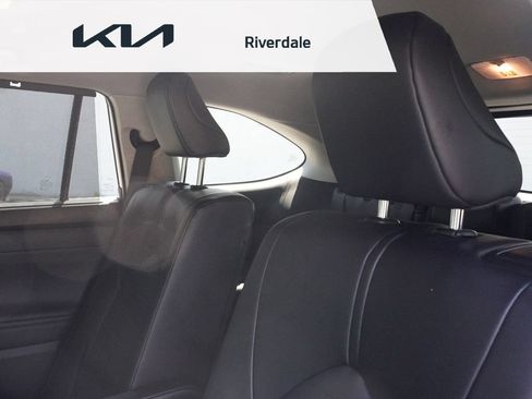 Used 2023 Toyota Highlander XLE AWD/4WD image 37