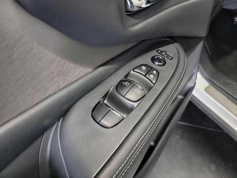 Used 2024 Nissan Murano SL FWD image 14
