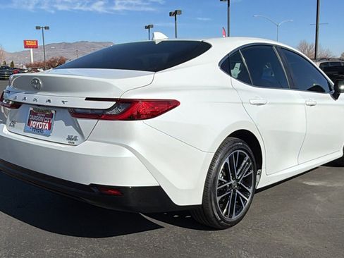 Used 2025 Toyota Camry XLE image 3