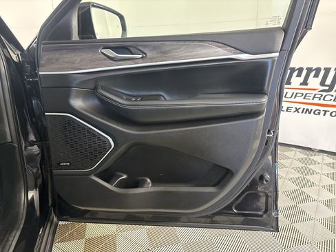 Used 2022 Jeep Grand Cherokee L Limited image 30