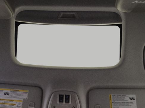 Used 2026 Chevrolet Trax ACTIV w/ Sunroof Package FWD image 25