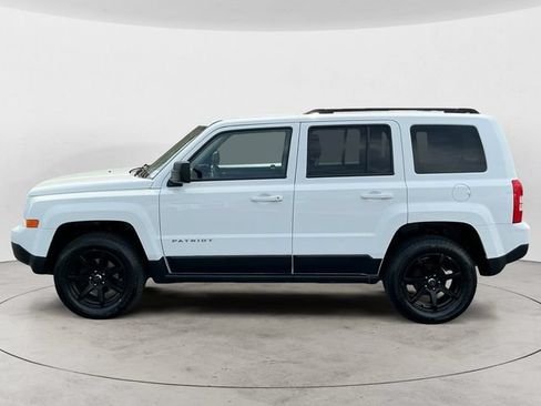 Used 2016 Jeep Patriot Sport w/ Power Value Group FWD image 2