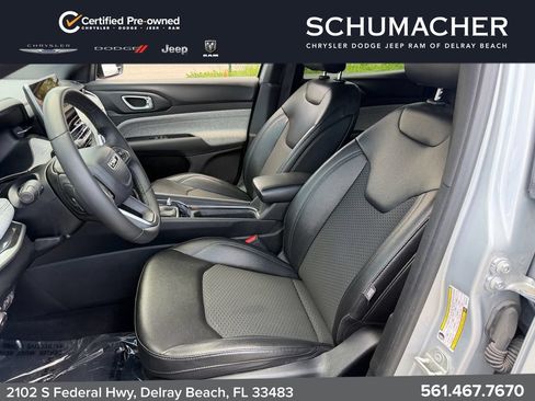 Used 2024 Jeep Compass Latitude AWD/4WD image 11