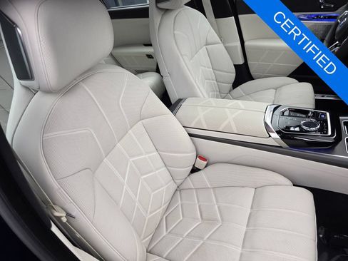 Certified 2023 BMW i7 xDrive60 AWD/4WD image 28