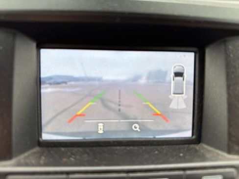 Used 2018 Ford Explorer XLT image 16