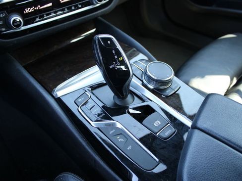 Used 2018 BMW 530e RWD image 20