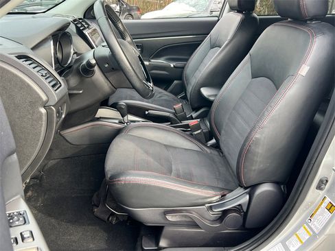 Used 2024 Mitsubishi Outlander Sport SE image 17