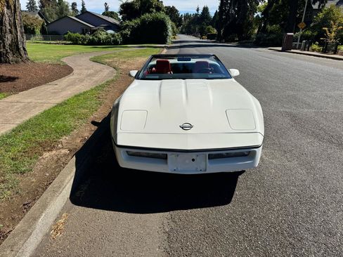Used 1988 Chevrolet Corvette Convertible RWD image 17